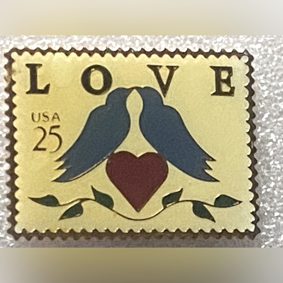 US Postal Service Jewelry - Vintage Love Doves Heart 25c Postage Stamp Pin Pinback Lapel Brooch